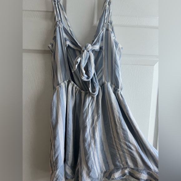 American Eagle Blue & White Striped Open Tie Back Ruffle Hem Romper Medium - Picture 8 of 8